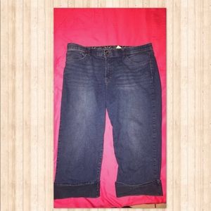 Dark blue Capri jeans